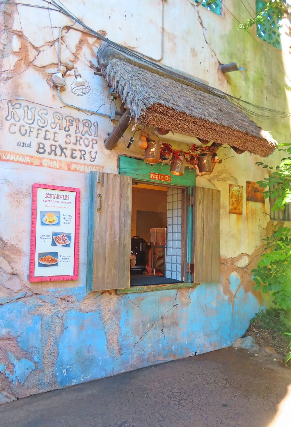 Kusafiri Coffee Shop and Bakery Review: Navigating Allergies in Animal Kingdom’s&nbsp;Africa